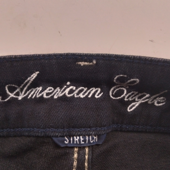 American Eagle dark blue denim stretch size 4 shorts frayed hem - Picture 7 of 9